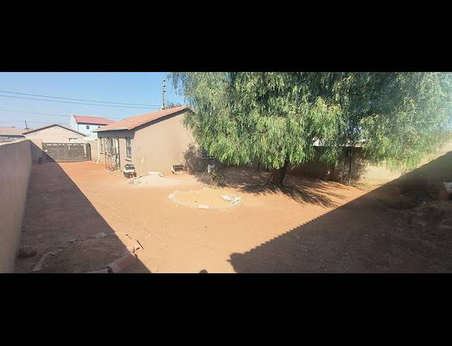 3 BEDROOM HOUSE FOR SALE IN PROTEA GLEN